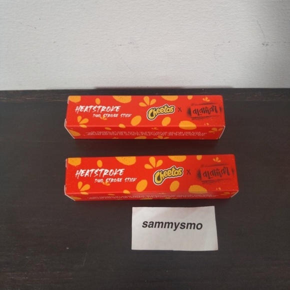2x ALAMAR x Cheetos Flamin Hot! Heatstroke Duo Ended Cheek Stick 2 x 7.0 g - Picture 3 of 4